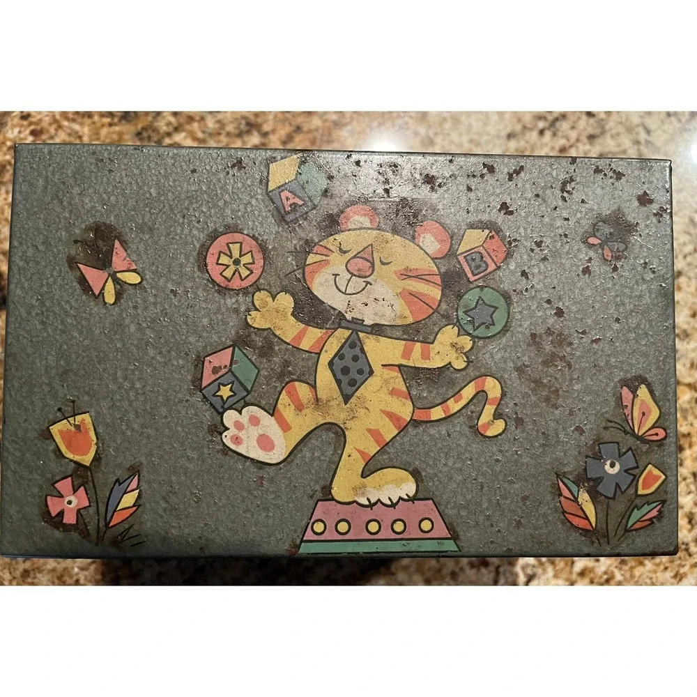 Vintage Metal Storage Tin/Box Tiger And Friends Sturdy Solid Construction 1950's